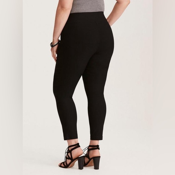 Torrid Studio Deluxe Stretch Pull-On Pixie Pant Sz 3X - Picture 2 of 9